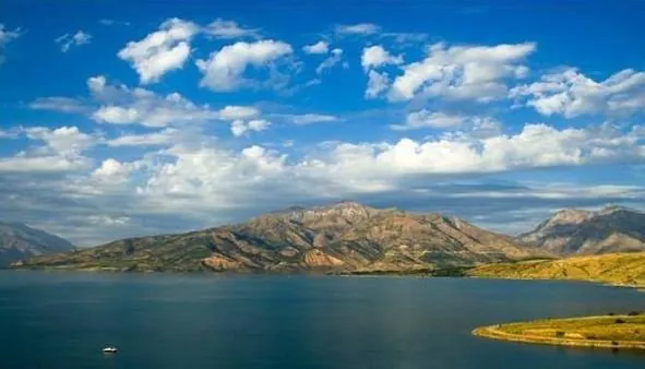 Aydarkul Lake and the desert hills around it